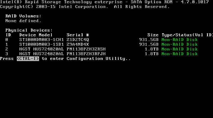디스크 목록과 Ctrl+I 설정 유틸리티 진입 안내가 표시된 Intel RSTe 부팅 화면