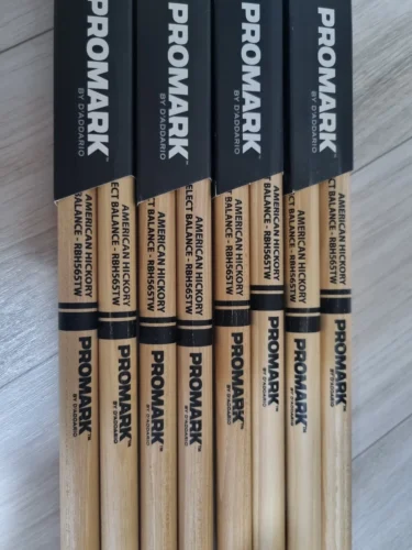 Promark RBH565TW American Hickory Select Balance 드럼 스틱 여러 조
